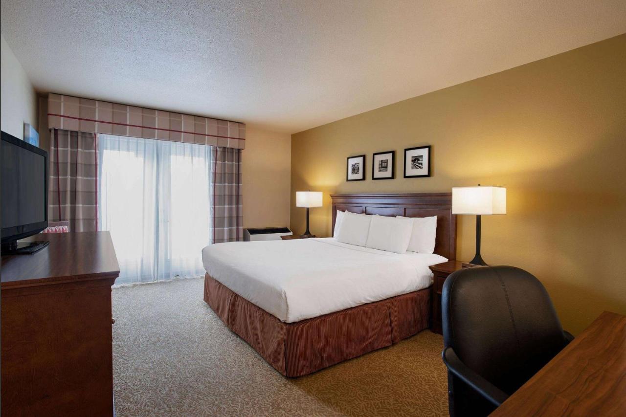 Travelodge Suites By Wyndham Regina - Eastgate Bay Eksteriør billede