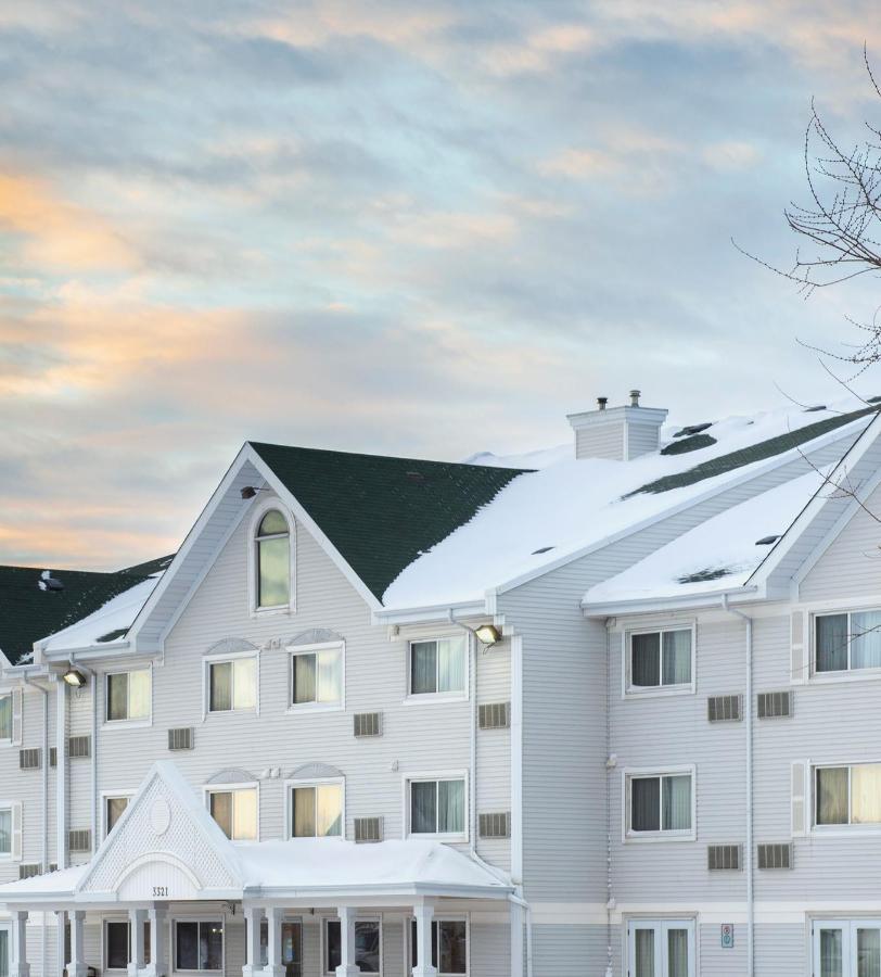 Travelodge Suites By Wyndham Regina - Eastgate Bay Eksteriør billede