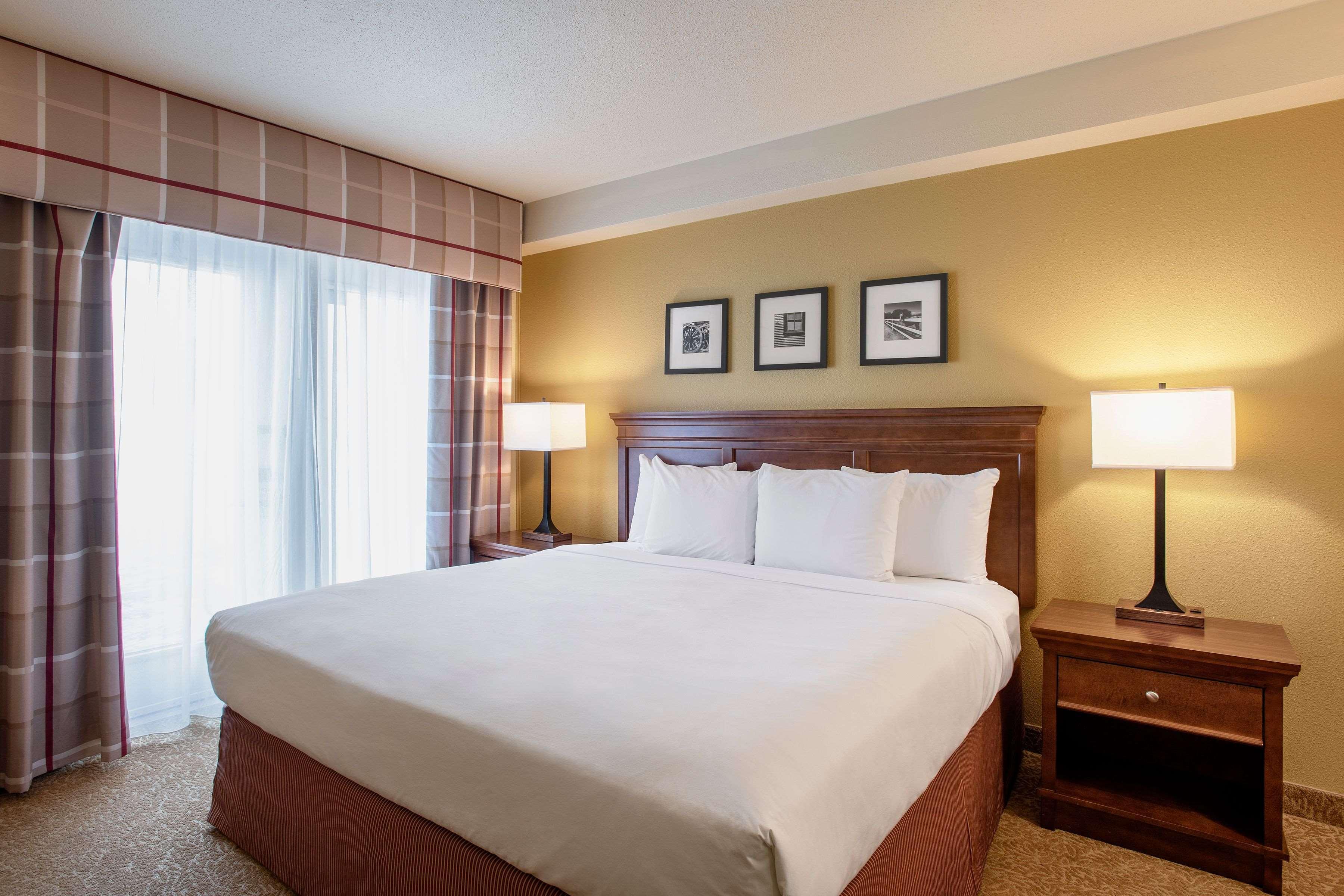 Travelodge Suites By Wyndham Regina - Eastgate Bay Eksteriør billede