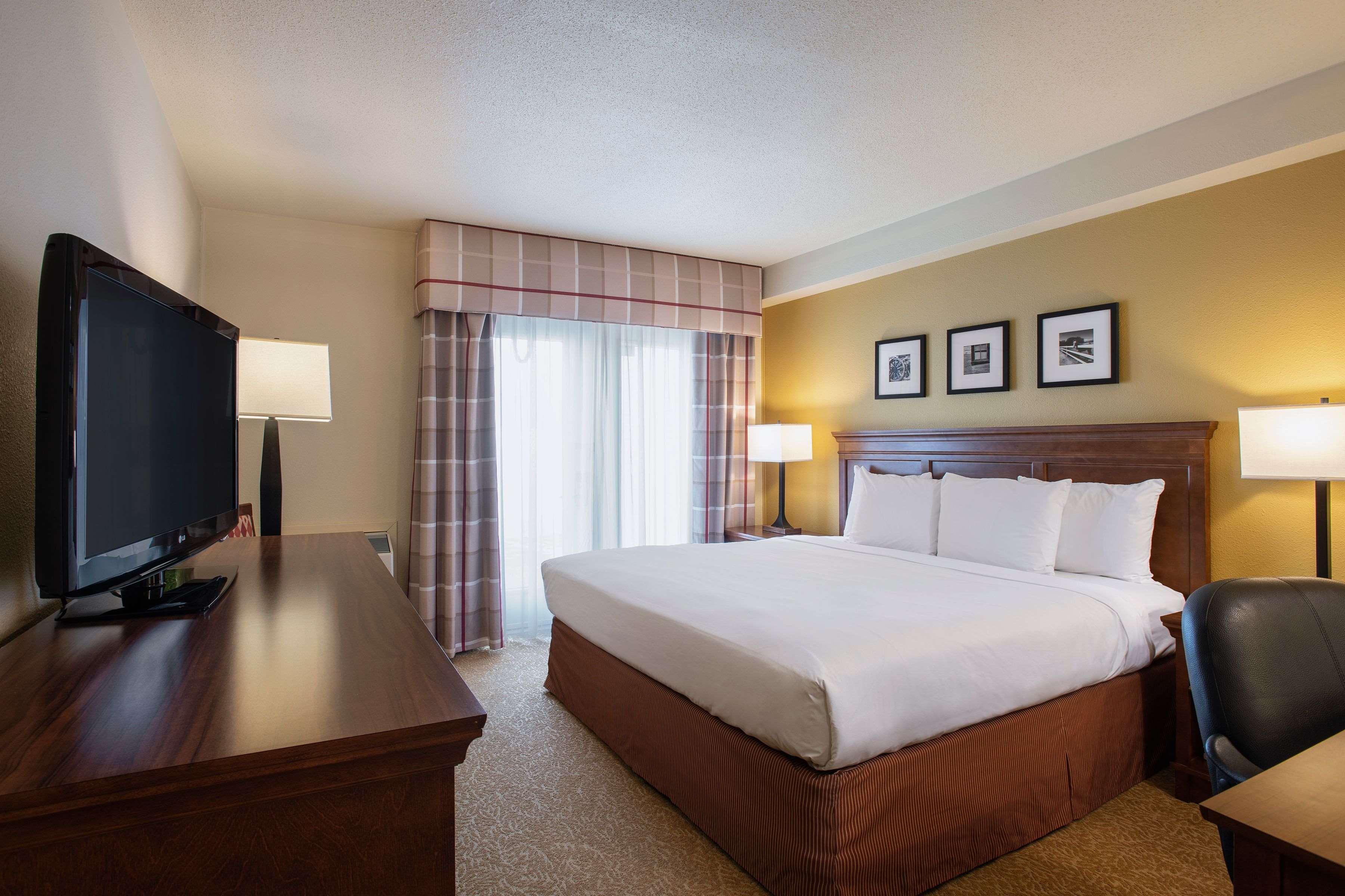 Travelodge Suites By Wyndham Regina - Eastgate Bay Eksteriør billede