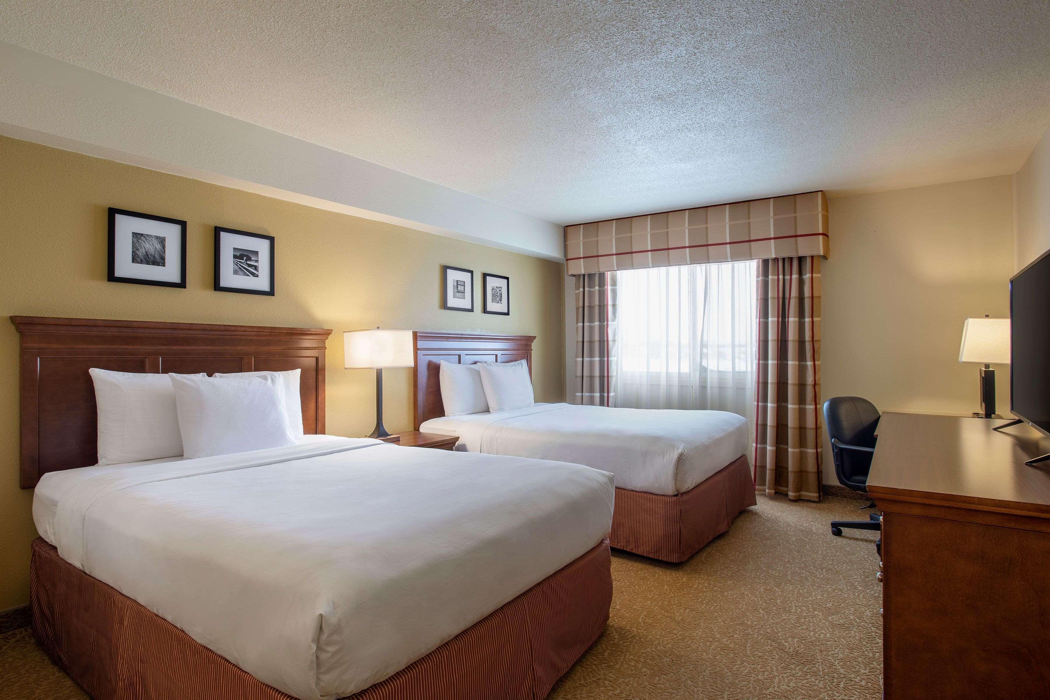 Travelodge Suites By Wyndham Regina - Eastgate Bay Eksteriør billede
